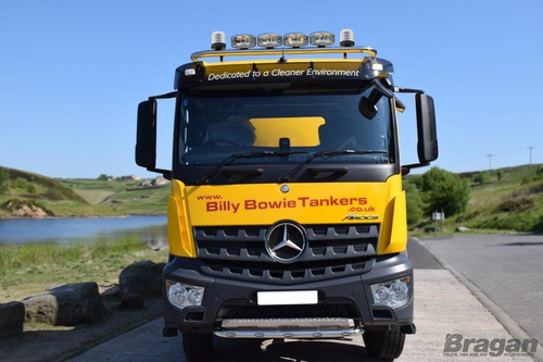Barra tetto A + punti + trombe aria + fari + morsetti per camion basso Mercedes Arocs - Foto 1 di 7