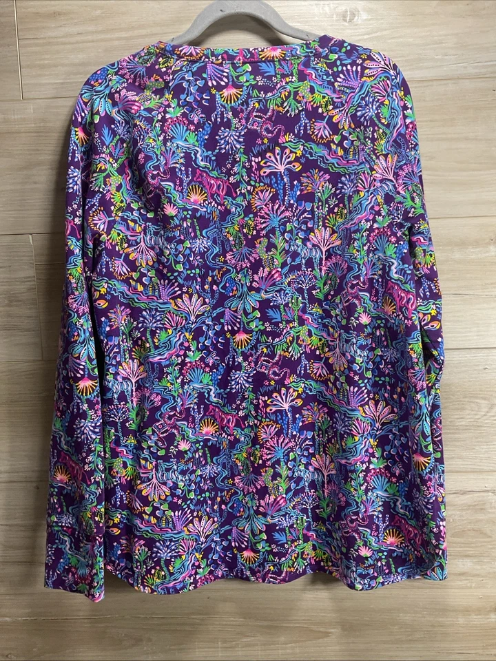 Top Pullover Lilly Pulitzer UPF50+ Luxletic Blythe Púrpura Colonia Conga XL Berry Foto 4 de 4