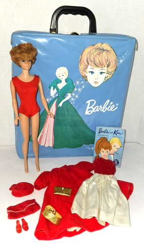 Vintage Bubble Cut Barbie doll 1964 + case, vintage clothing & accessories!