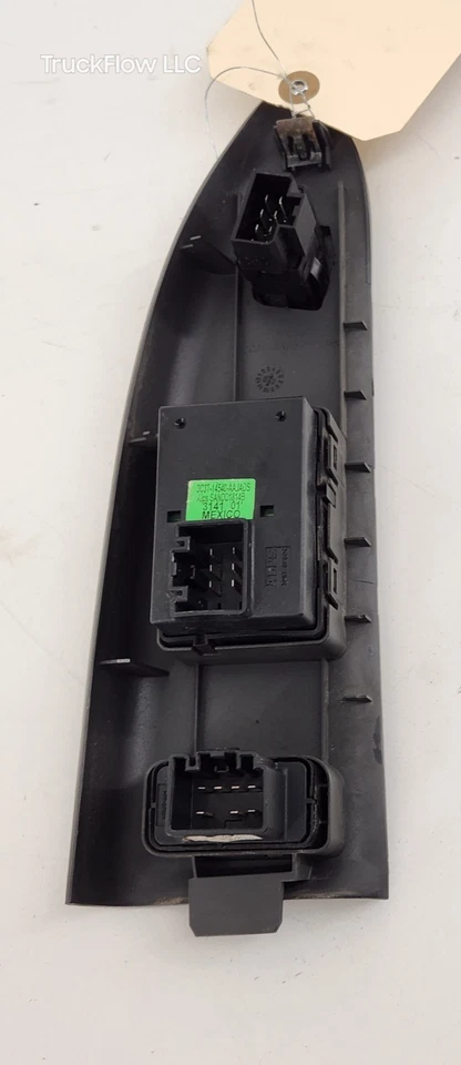 Левый выключатель стеклоподъемника REG CAB 2002-2005 Ford F250-F550 б/у серый от оригинального производителя - Изображение 4 из 4