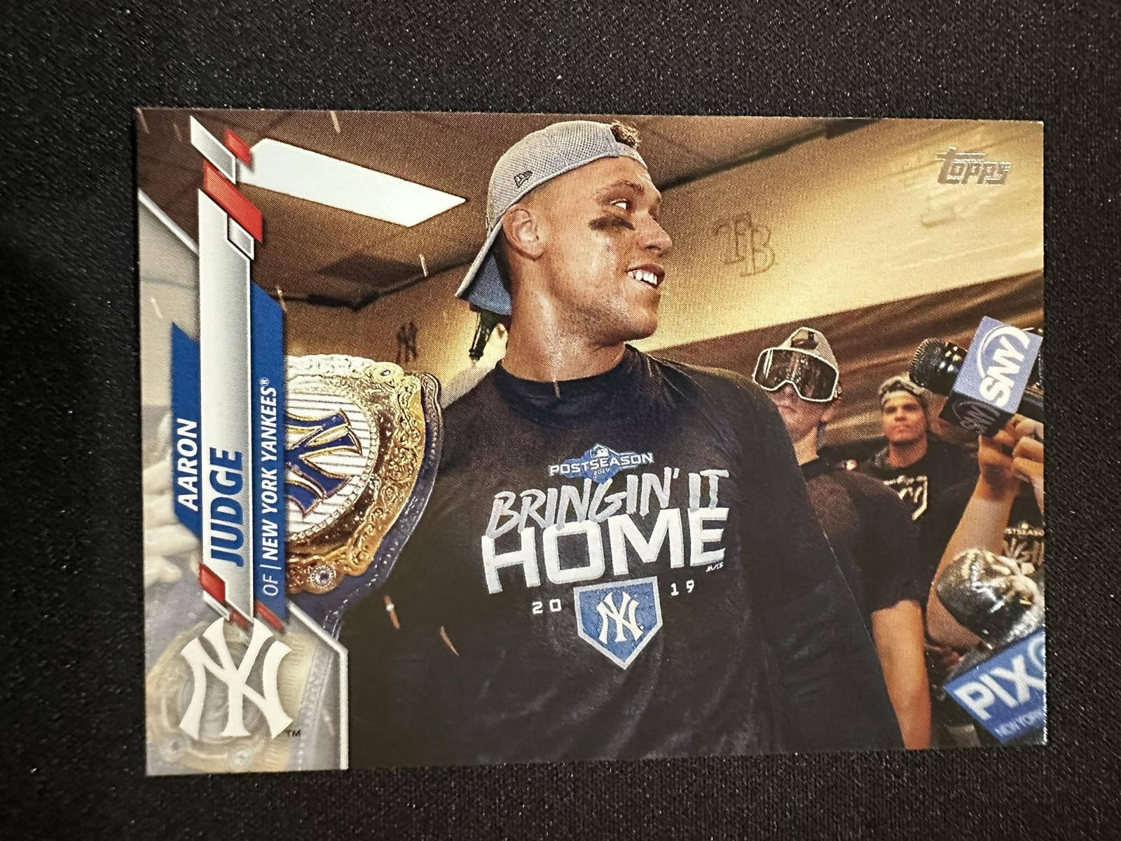 2020 Topps Update #U-15b Aaron Judge Belt on shoulder Yankees SP Image Variation