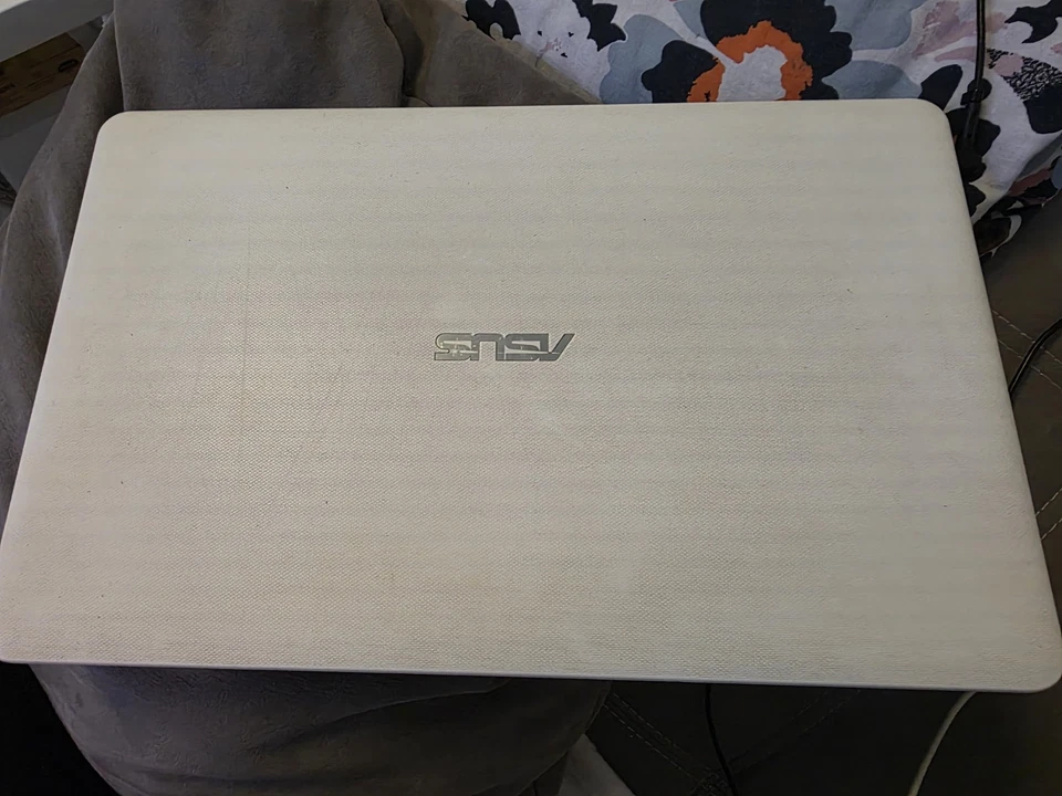 Asus R752L Notebook 500GB SSD Samsung - Bild 2 von 4