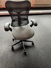JOB LOT HERMAN MILLER CHAIRS 