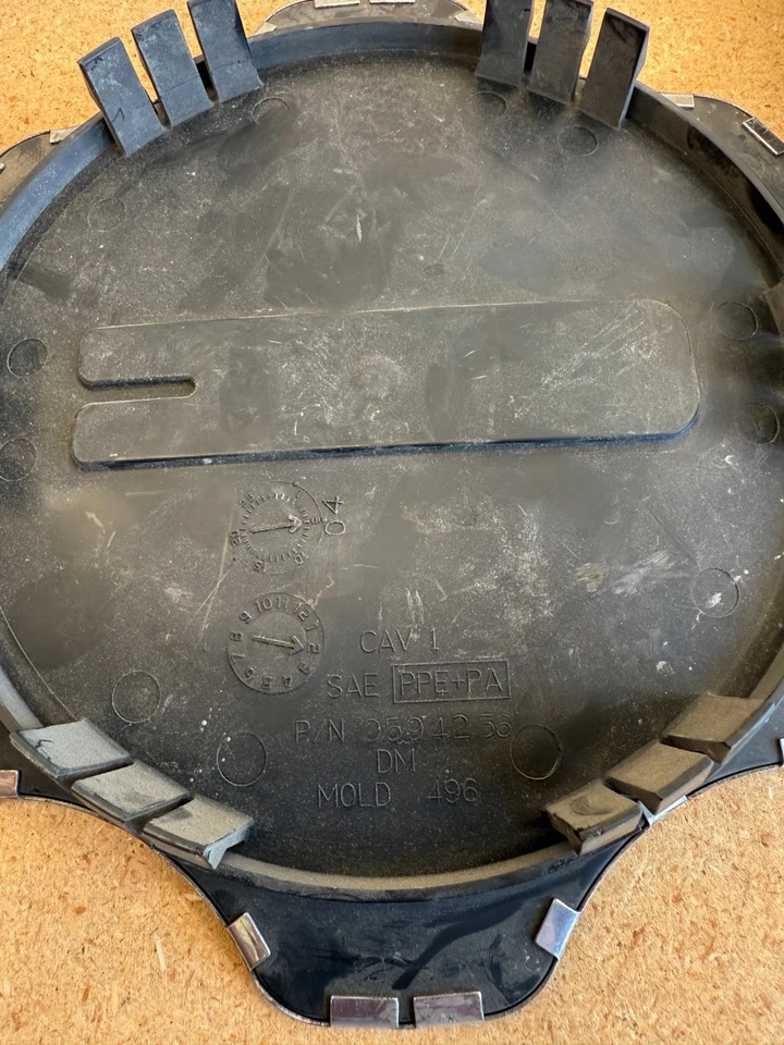 (4) Tapa central de llanta de 16"" GMC Yukon Denali Sierra 1500 2001-2006 9594256 OE Foto 3 de 3