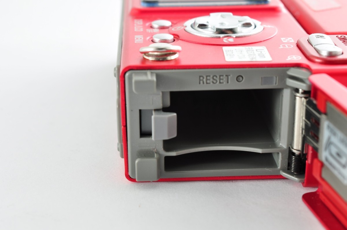 【S2102】 SONY Cyber-shot DSC-F77A レッド Sony Cyber-Shot DSC-F77A Red 4.0MP Digital Camera [Near Mint