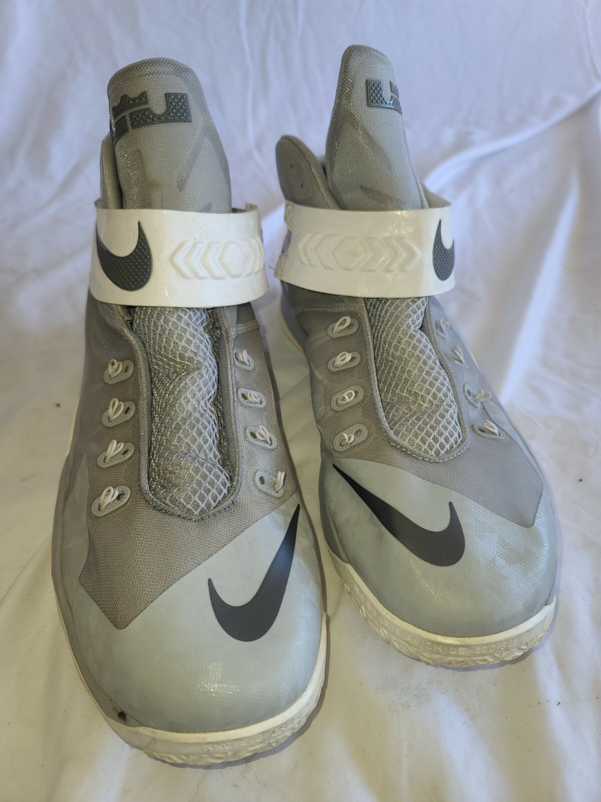 nike zoom lebron 330