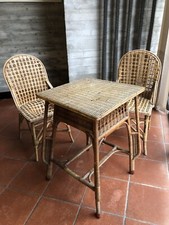 Coppia di Sedie d'Epoca e Tavolino in Vimini