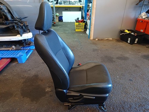 TOYOTA Yaris Hybrid 2012-2014 Front Drivers Side Seat - Picture 6 of 10