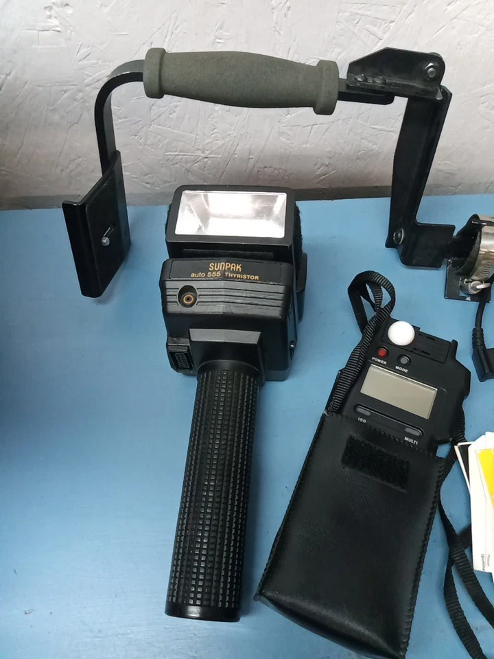 SUNPAK Flash, Camera Accessories In Camera Bag (LL) - Image 2 of 4