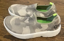 Woman's Oofos Camo Slip-on Recovery Loafers Size 7.5 EUC