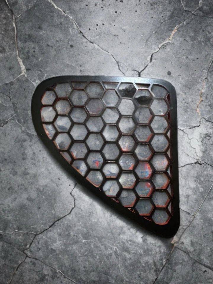 ¡Mejora tu Pontiac Solsticio con detalles de guardabarros personalizados! Foto 2 de 4