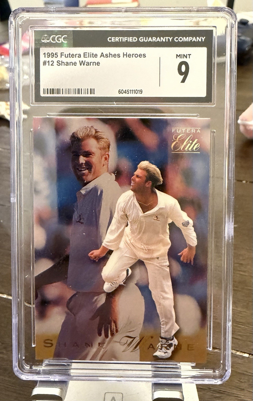 1995 Futera Elite Ashes Heroes#12 Shane Warnemint9