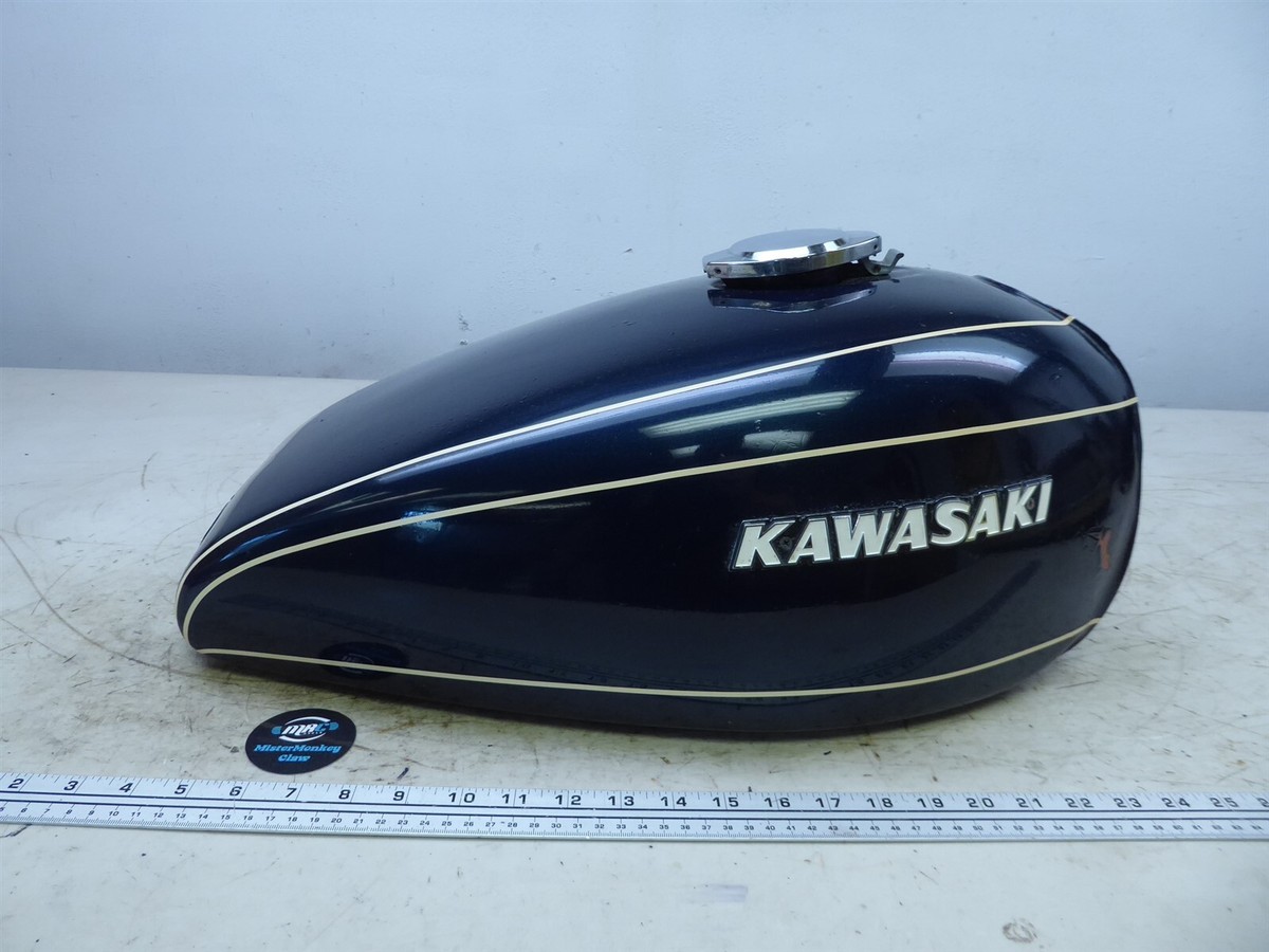 1974 Kawasaki Z1 900 K816. gas fuel petrol tank w/emblems badges
