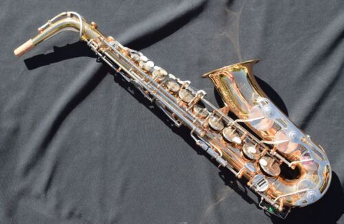 Vito Alto Saxophone With Hard Carry Case -Japan Serial Vito Alto Saxophone With Hard Carry Case -Japan Serial