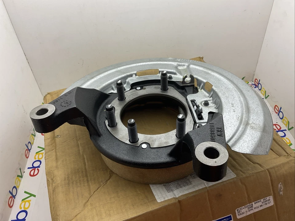 Conjunto de freno trasero Ford F450, F550 Super Duty 2005-2016 OEM # BC3Z-2209-B 💰 Foto 3 de 4