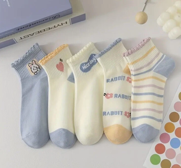 Conjunto de 5 calcetines tobilleros de moda con patrón de rayas corazones conejitos lindos para mujer Foto 2 de 2