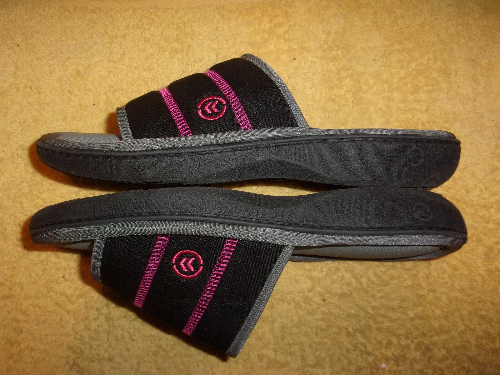isotoner sandals