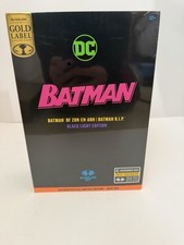 McFarlane   BRAND NEW  Batman of Zur-En-Arh Black Light Gold Label EE Exclusive