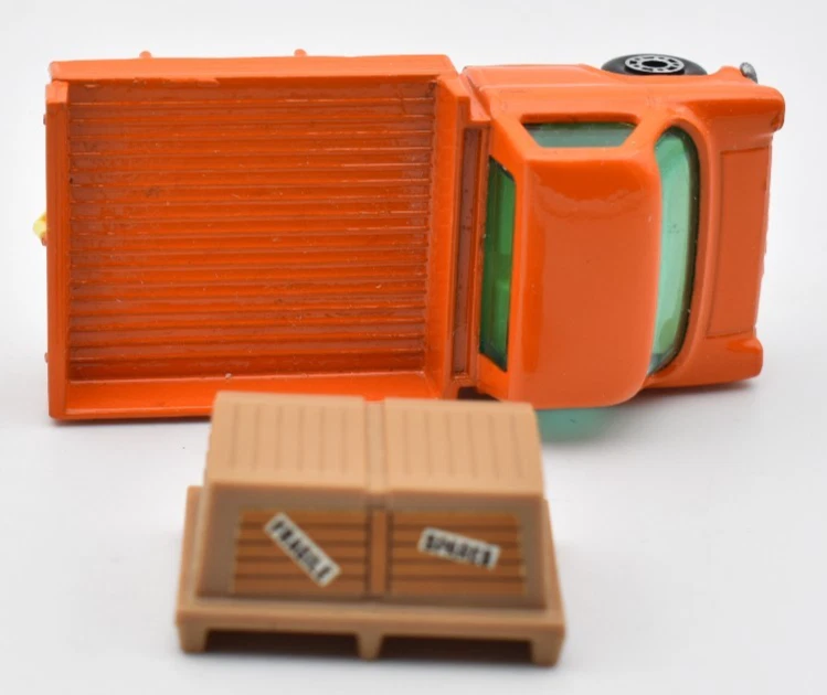 Matchbox Superfast #66 Ford Transit arancione, arredamento giallo.... - Immagine 3 di 4