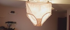 UNLABELED VINTAGE PANTIES sz 6 OFF WHITE SPARKLE SATIN LOOP TRIM ON EDGES A1-11