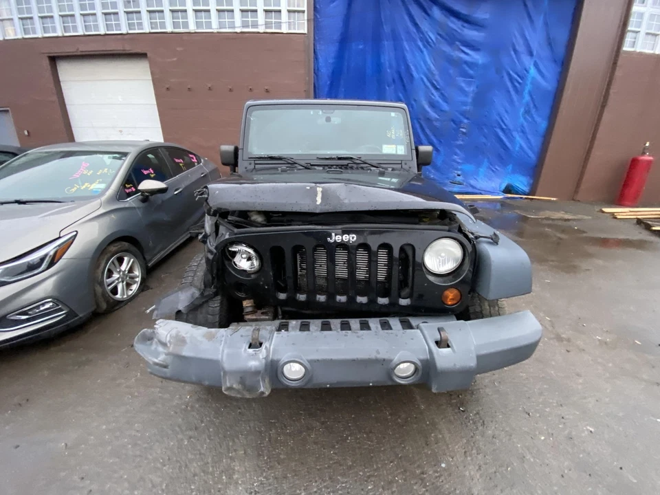 Used Automatic Transmission Assembly fits: 2013 Jeep Wrangler AT 3.6 Grade A - Image 2 of 4