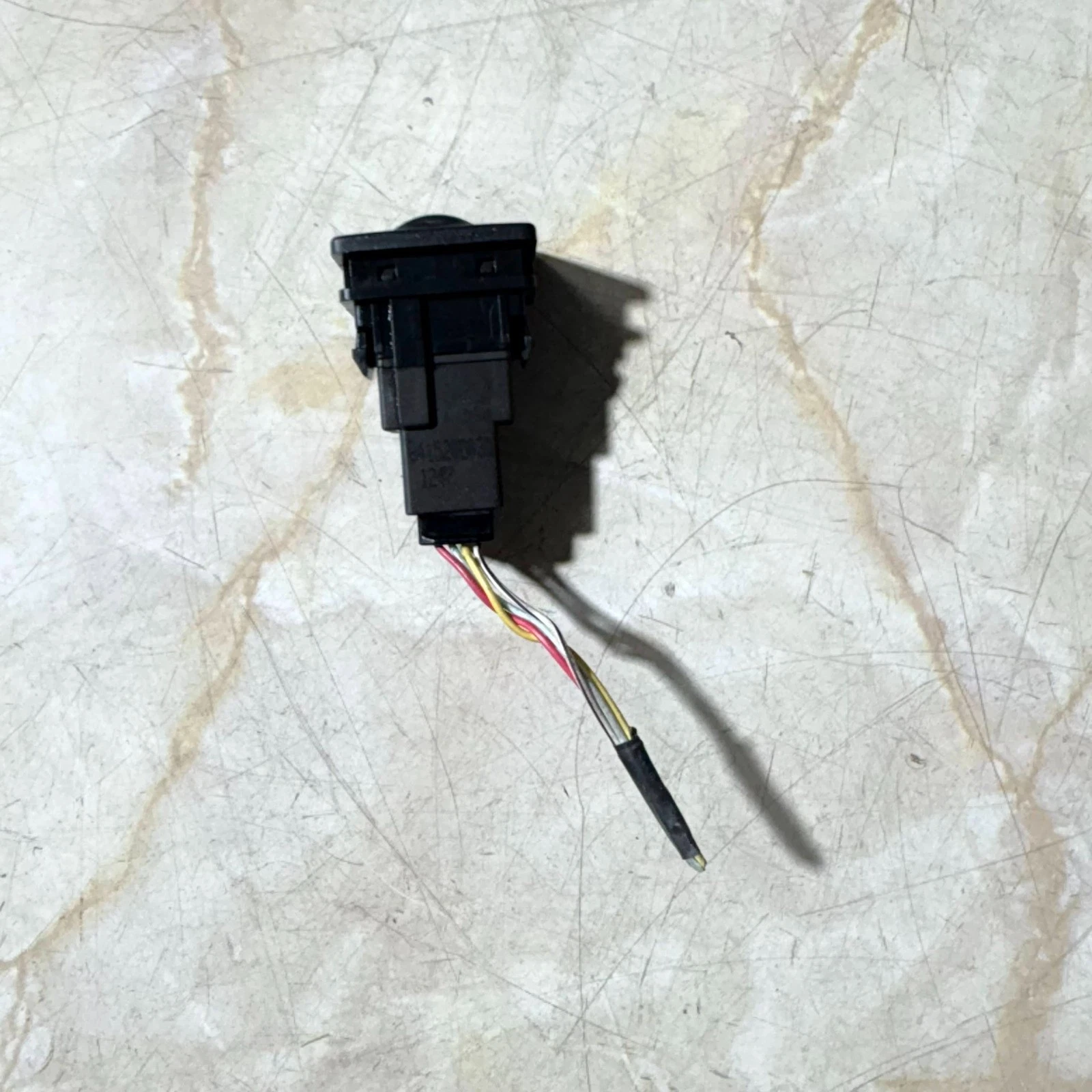 Toyota Yaris 84152-52030 switch rear connector wiring