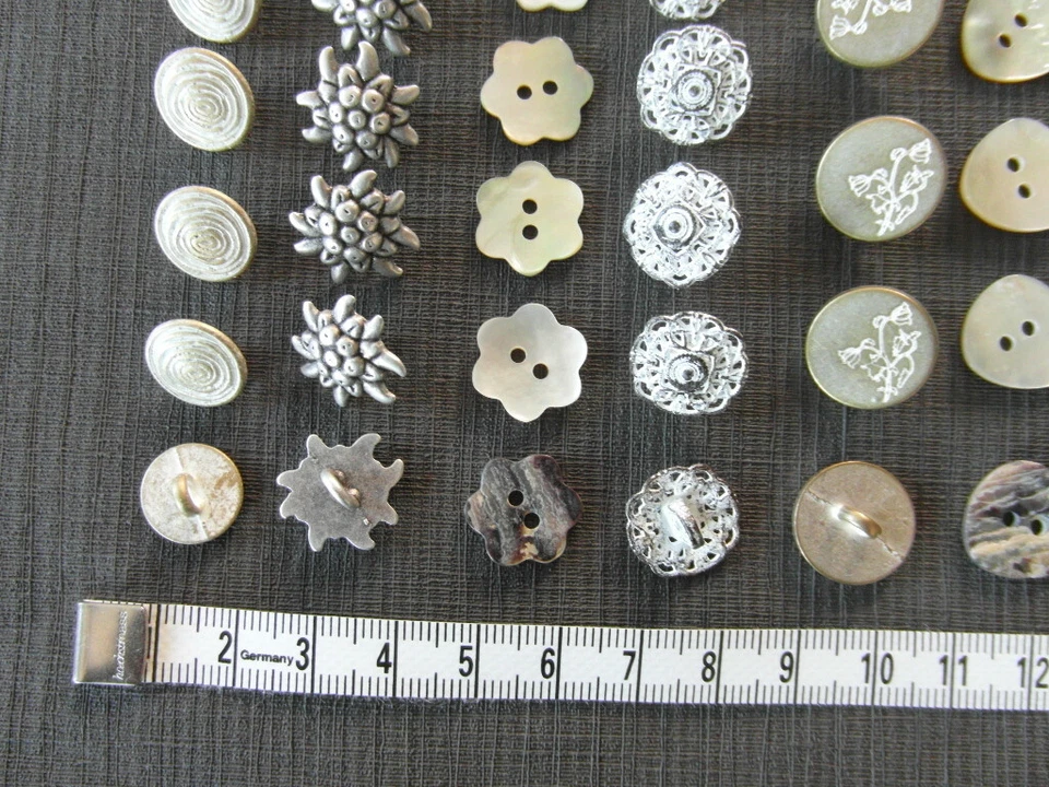 Konvolut Knöpfe Trachten unrund Trachtenknöpfe 10 Positionen = 100 schöne Knöpfe - Bild 2 von 4