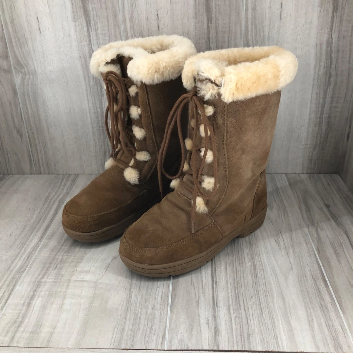 Lace up deals bearpaw boots