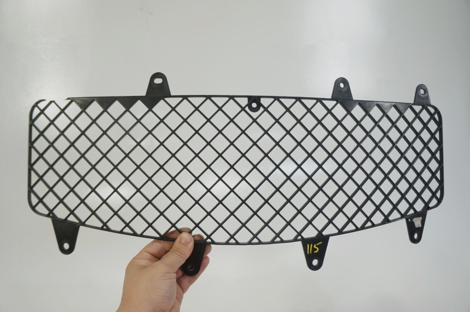 2014-2017 maserati ghibli front bumper inner center mesh grille grill OEM