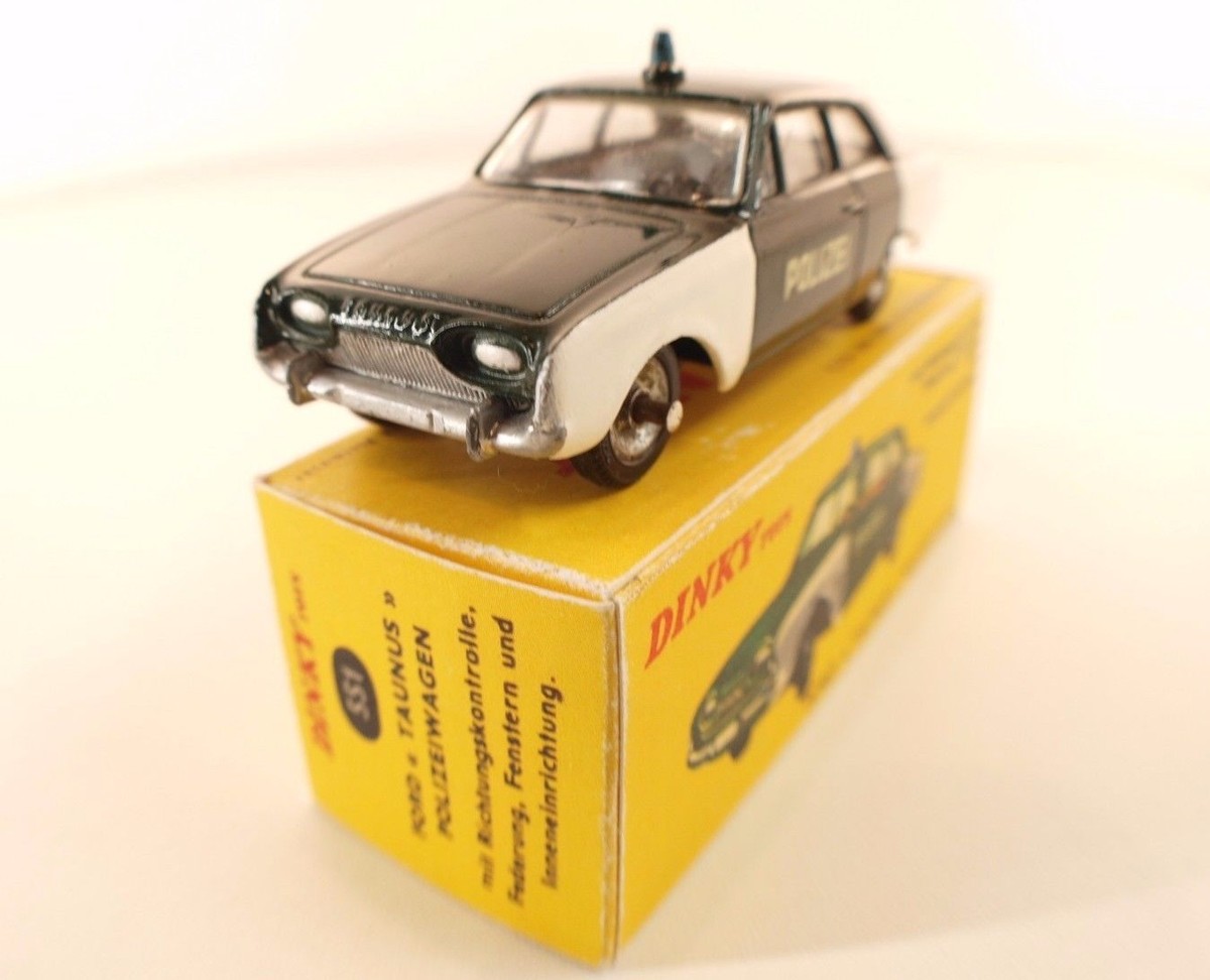 Dinky Toys Ford Taunus 17M Polizei - N°551 - Rare Version Repeinte Verte (boîte Reproduction)