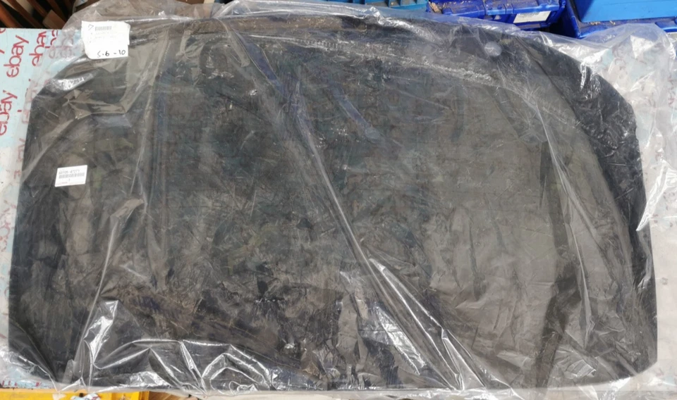 Parabrisas trasero Toyota Prius 2015 DAA-ZVW51 6810547271 Foto 4 de 4