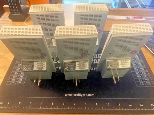NETGEAR AC1900 WiFi Mesh Extender - Model EX6400v2 - Dobry stan używany - Biały - Zdjęcie 2 z 4