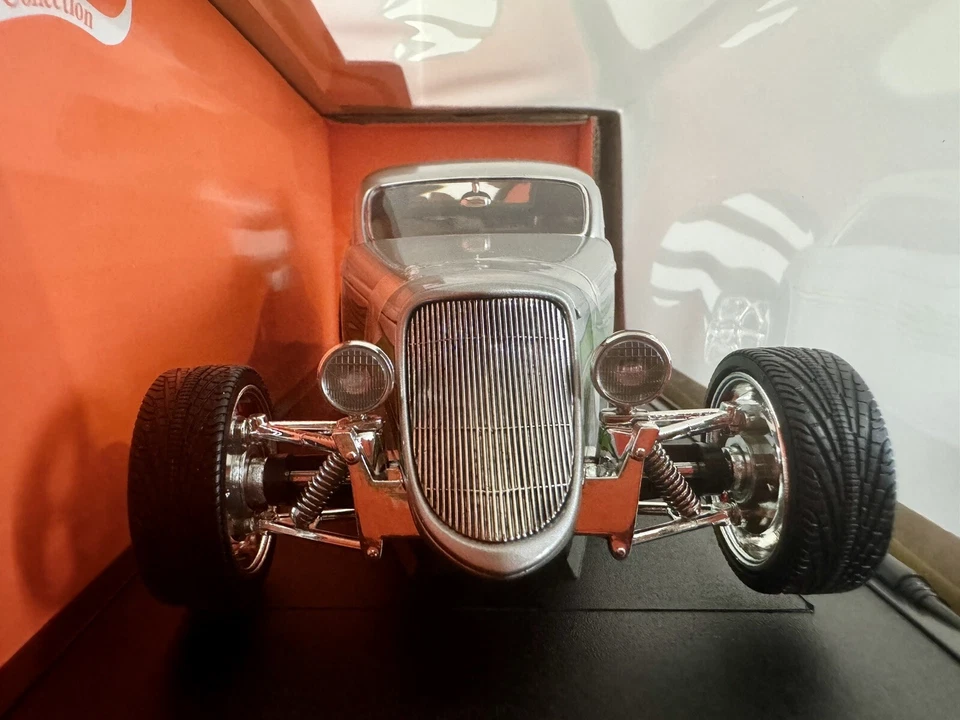 Ford Coupé 1933 Hot Rod 1/18 Box never opened (no Autoworld) CHRISTMAS GIFT 🎄 - Immagine 4 di 4