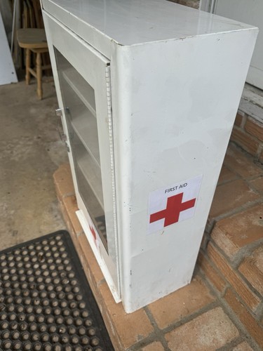 First Aid Cabinet Wall Mounted Medicine Emergency Metal Box, LOCKED WITH NO KEY - Picture 7 of 10