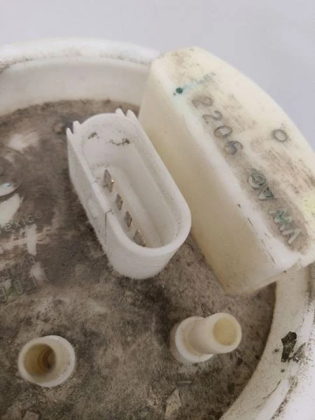 1998-2010 VOLKSWAGEN BEETLE Fuel Pump Assembly 2.5L Plastic Fuel Tank - Imagem 4 de 4