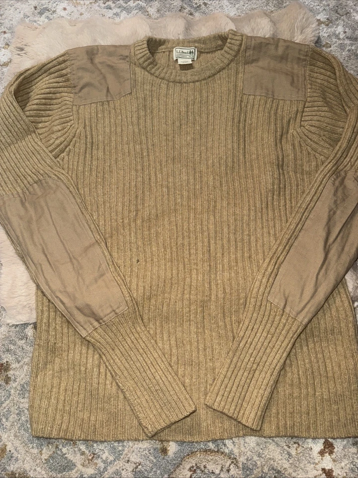 L.L. Bean Vintage Commando Wool Sweater Tan with cotton elbow + shoulder patches - Imagem 4 de 4