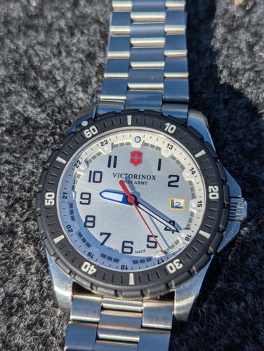 Victorinox Swiss Army Maverick Sport Watch 241677 White Face