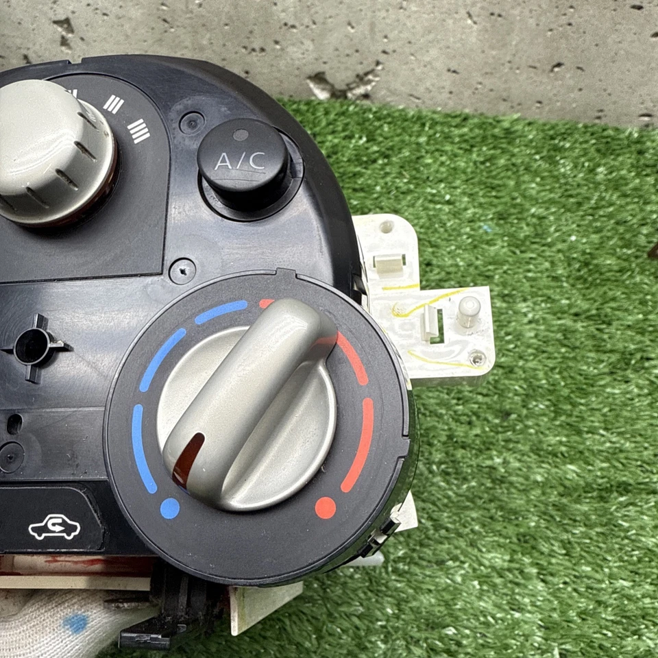 Nissan Versa Note 2012-2019 aire acondicionado calefacción temperatura control climático Foto 4 de 4