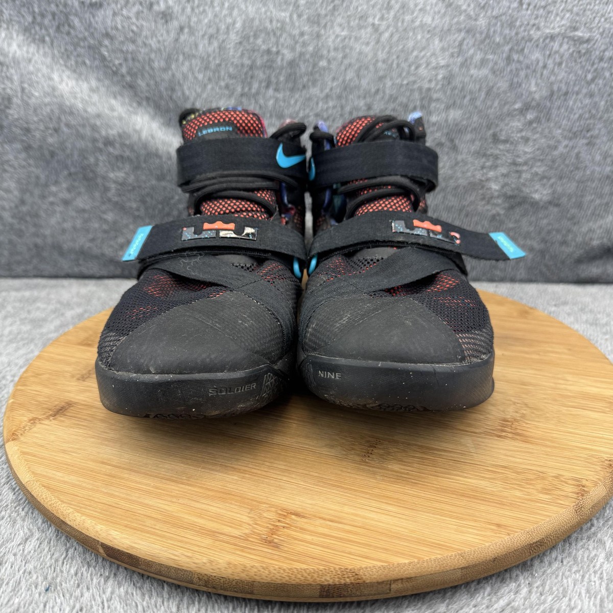 Nike LeBron Soldier 9 Shoes Boys Size 7Y Basketball 776471-084
