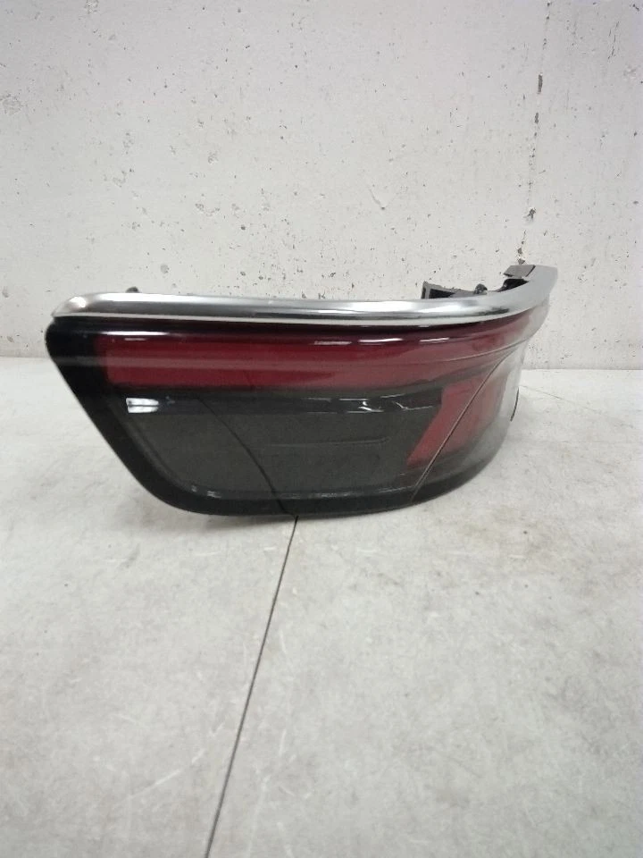 Driver Tail Light Quarter Panel Mounted 2022-2024 Jeep Wagoneer Lamp - Imagem 2 de 4