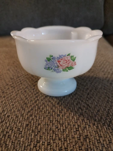 Milk Glass  AVON  Rose Design Oval Shaped Pedestal Candy Bowl VINTAGE 1970's