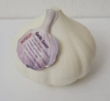 NWT Plastic Hutzler Garlic Saver Keeper Storage Container - Keeps Fresh Longer 