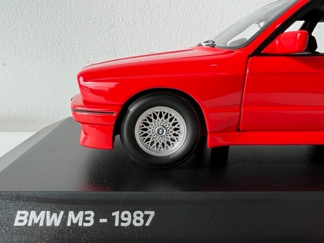 Modellino in miniatura Bmw M3 1/24 Burago (E30) rosso 1988 - Modellini Modellino in miniatura Bmw M3 1/24 Burago (E30) rosso 1988 - Modellini