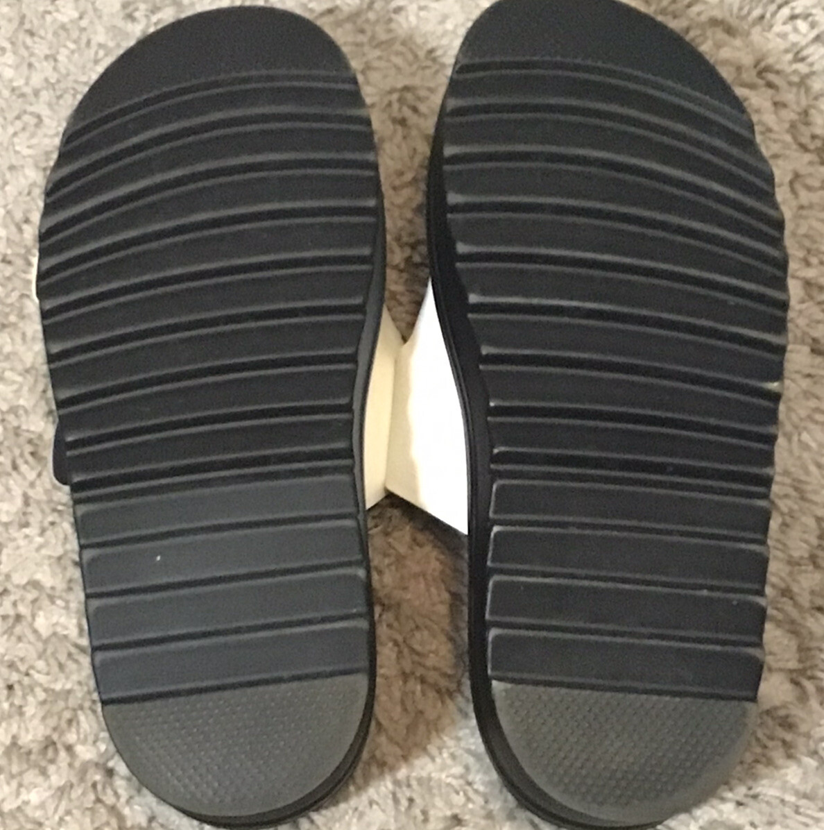 Madden Girl White and Black Dizzy Platform Sandals 7.5 Gem