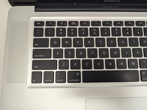 MacBook Pro 15.4 Laptop 2010 2.53GHz Intel i5 4GB DDR3 500GB HHD Nvidia GT 330M - Picture 4 of 14