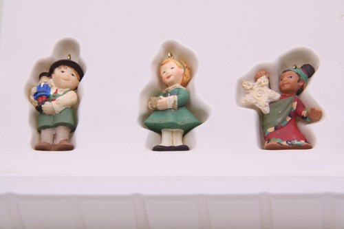 Hallmark Miniature Ornaments Joy To The World Children - Set Of 6 2007 Boxed - Picture 8 of 11
