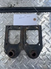 JOHN DEERE 318 316 332 322 420 430 REAR MCS MOUNTING BRACKETS Tilt Dump AM100147