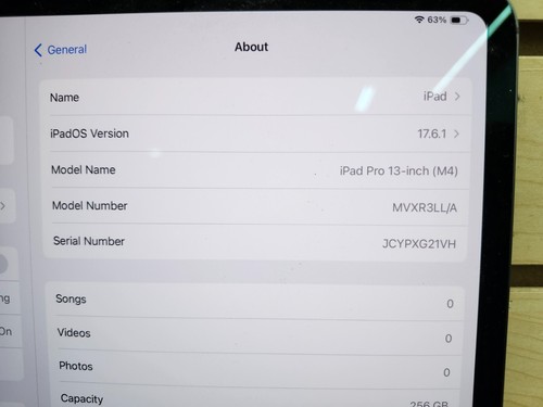 Apple iPad Pro 13" M4 Chip 256GB Wi-F + Cellular - UNLOCKED *6 CYCLE COUNT* - Picture 4 of 19