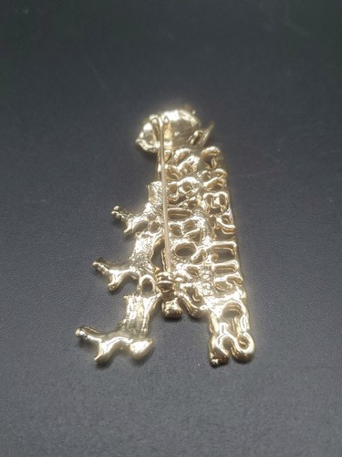 Seasons Greetings Pin/ Brooch 2 & 3/4" X 1 & 1/2" Goldtoned Santa's Sleigh - Picture 8 of 10
