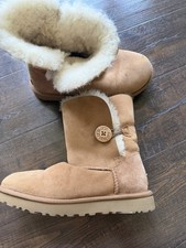 Ugg Bailey Button Tan Boot. Size 7